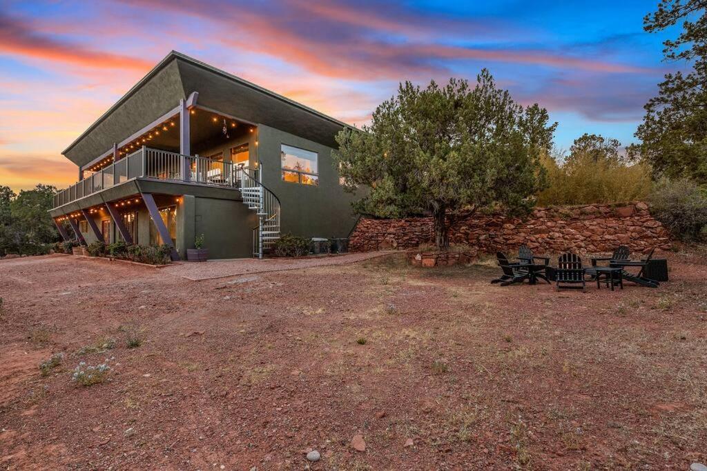 Close To Fresh Creek! Sleeps 12 ~ Amazing Views W/Serene Open Space ~ Hot Tub + Game Room ~ Trails Outside Sedona Zewnętrze zdjęcie