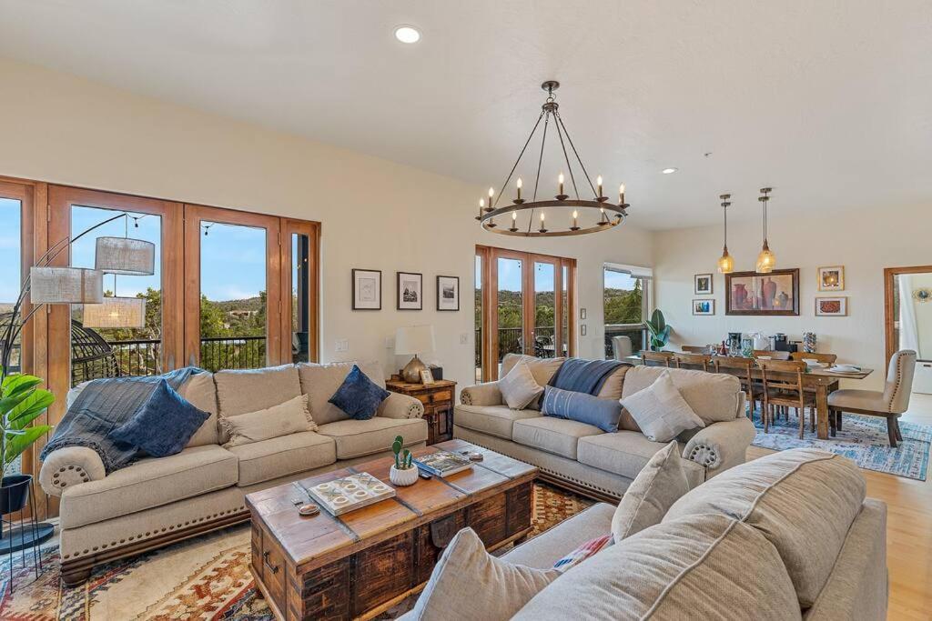 Close To Fresh Creek! Sleeps 12 ~ Amazing Views W/Serene Open Space ~ Hot Tub + Game Room ~ Trails Outside Sedona Zewnętrze zdjęcie
