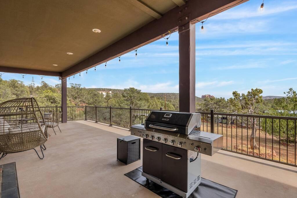 Close To Fresh Creek! Sleeps 12 ~ Amazing Views W/Serene Open Space ~ Hot Tub + Game Room ~ Trails Outside Sedona Zewnętrze zdjęcie