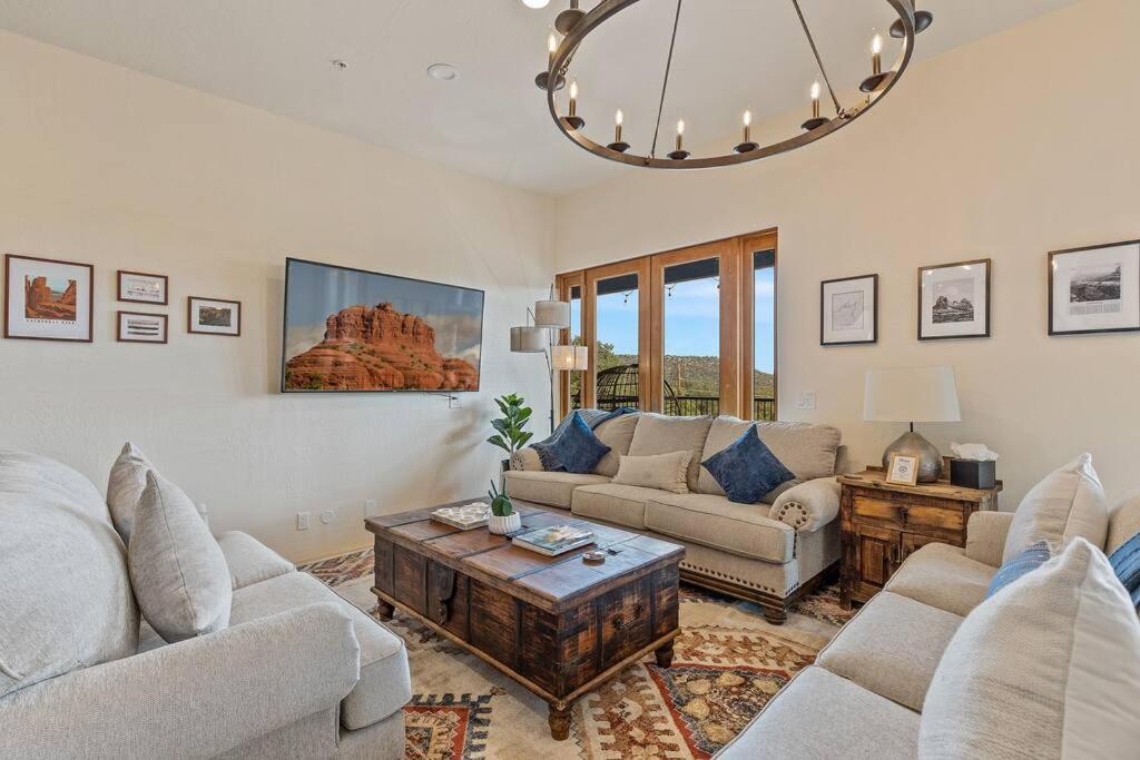 Close To Fresh Creek! Sleeps 12 ~ Amazing Views W/Serene Open Space ~ Hot Tub + Game Room ~ Trails Outside Sedona Zewnętrze zdjęcie