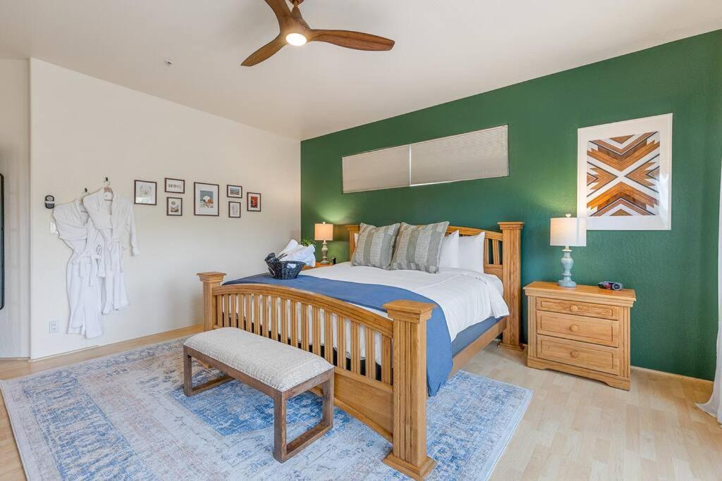 Close To Fresh Creek! Sleeps 12 ~ Amazing Views W/Serene Open Space ~ Hot Tub + Game Room ~ Trails Outside Sedona Zewnętrze zdjęcie