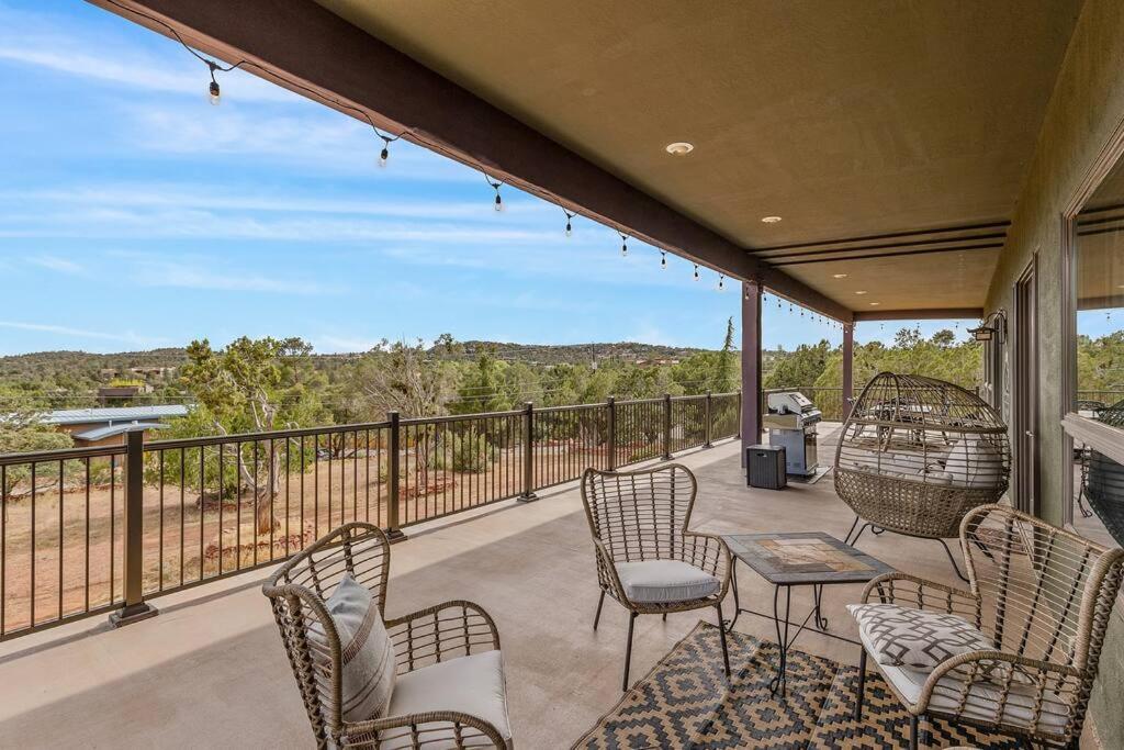 Close To Fresh Creek! Sleeps 12 ~ Amazing Views W/Serene Open Space ~ Hot Tub + Game Room ~ Trails Outside Sedona Zewnętrze zdjęcie