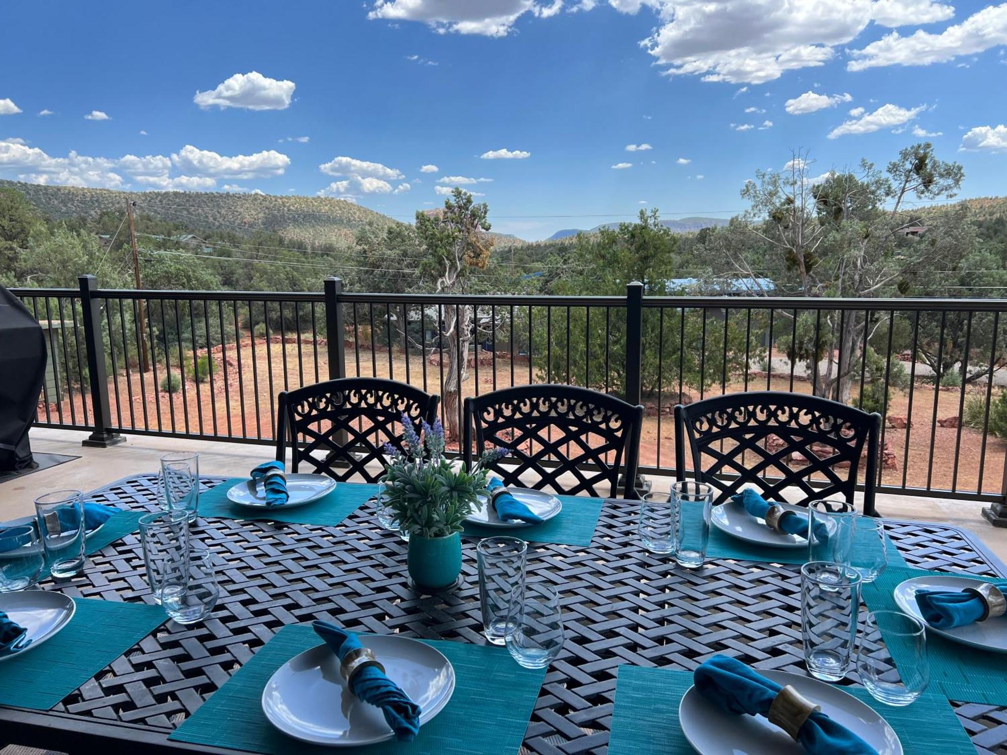 Close To Fresh Creek! Sleeps 12 ~ Amazing Views W/Serene Open Space ~ Hot Tub + Game Room ~ Trails Outside Sedona Zewnętrze zdjęcie