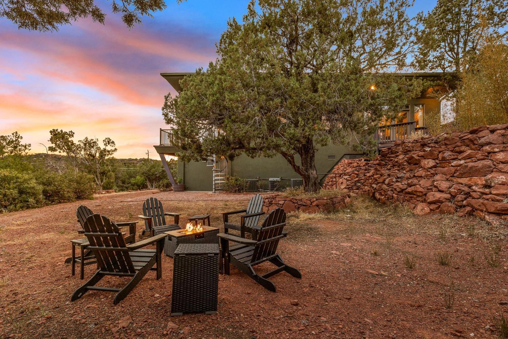 Close To Fresh Creek! Sleeps 12 ~ Amazing Views W/Serene Open Space ~ Hot Tub + Game Room ~ Trails Outside Sedona Zewnętrze zdjęcie